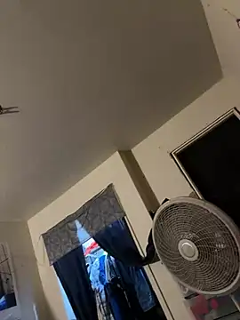 Laszloooor online show from June 2026 08:52:01 AM