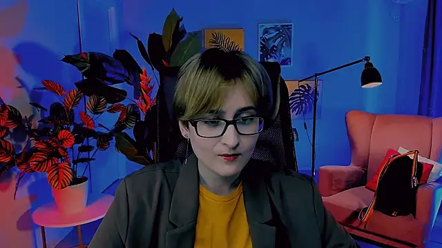 LixeLuna online show from April 2026 06:25:01 AM