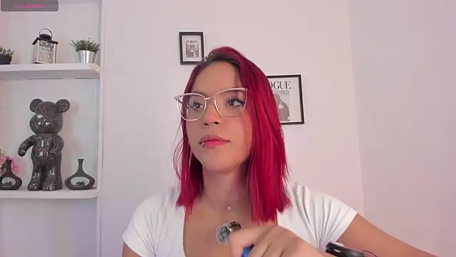 Snapshot of Im_Scarlett_ chatting on April 2026 06:21:01 PM Im Scarlett online show from April 2026 06:21:01 PM