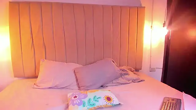 karina foxi online show from April 2026 12:39:02 PM