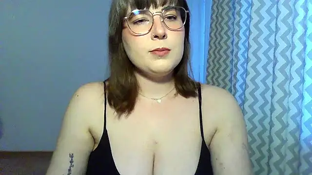Snapshot of ClaraHard chatting on June 2026 06:23:01 PM ClaraHard online show from June 2026 06:23:01 PM