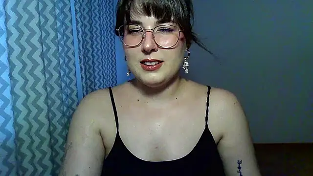 Snapshot of ClaraHard chatting on June 2026 06:30:01 PM ClaraHard online show from June 2026 06:30:01 PM