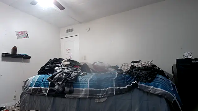 Snapshot of CirclingClass chatting on December 2024 03:23:01 PM CirclingClass online show from December 2024 03:23:01 PM