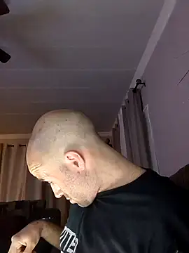 Snapshot of CirclingClass chatting on January 2025 10:27:02 AM CirclingClass online show from January 2025 10:27:02 AM