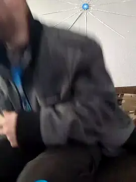 Snapshot of CirclingClass chatting on January 2025 05:04:02 PM CirclingClass online show from January 2025 05:04:02 PM