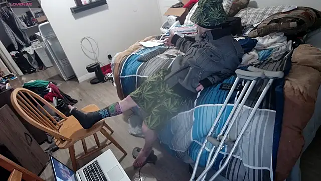 Snapshot of CirclingClass chatting on February 2025 02:22:02 PM CirclingClass online show from February 2025 02:22:02 PM