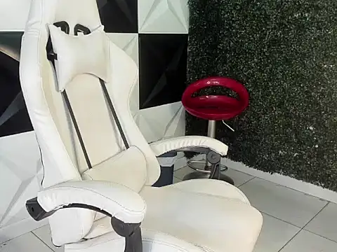 taylor bigdick18 online show from March 2026 07:56:02 AM