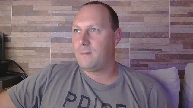 lustonfan online show from April 2026 08:24:02 PM