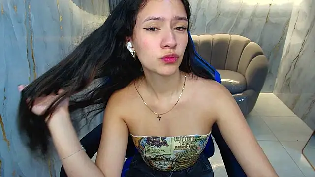 Snapshot of candy_sky_r chatting on May 2026 03:03:02 AM candy sky r online show from May 2026 03:03:02 AM
