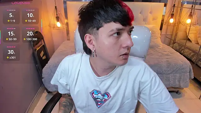 Santiago morgan online show from April 2026 10:51:02 PM