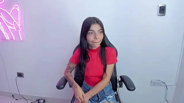 Amber Harriis online show from April 2026 10:56:02 PM