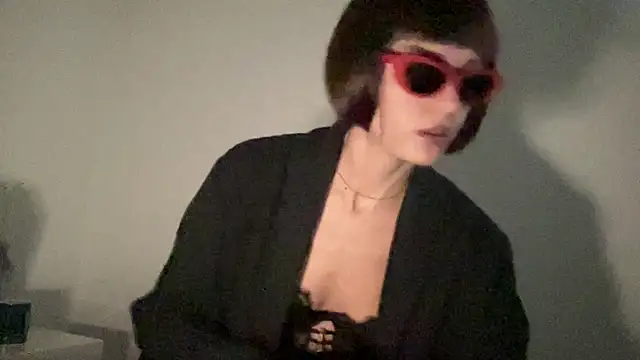 Snapshot of SlowVenomXX chatting on March 2026 01:39:02 PM SlowVenomXX online show from March 2026 01:39:02 PM