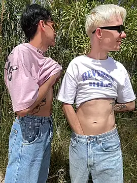 AlphaTwinks online show from April 2026 11:43:01 AM