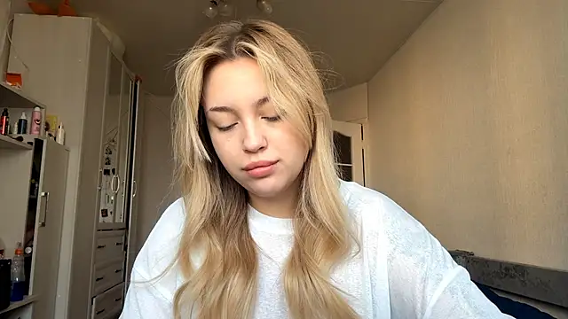 WonderedFlair online show from April 2026 06:14:01 AM