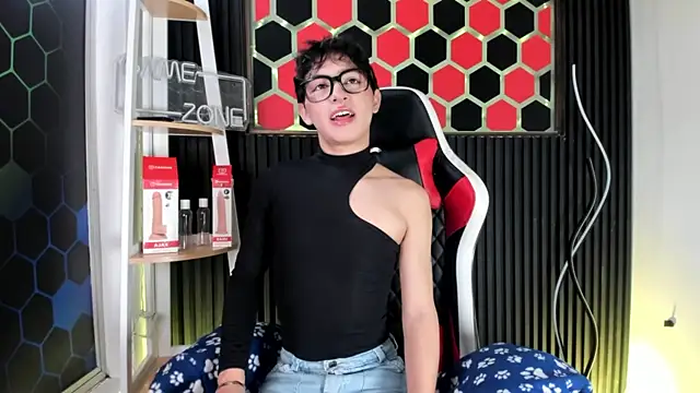 Cristopher Wild online show from May 2026 08:47:02 PM
