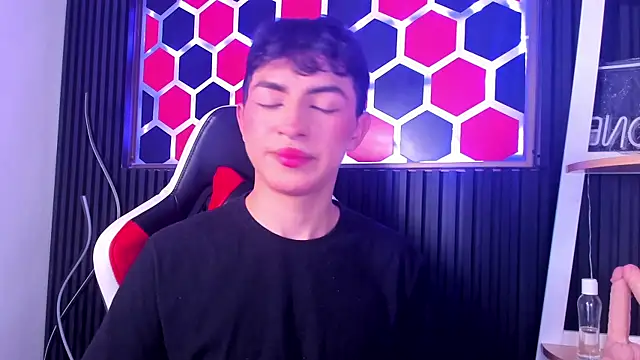 Snapshot of Cristopher_Wild chatting on June 2026 08:30:02 PM Cristopher Wild online show from June 2026 08:30:02 PM
