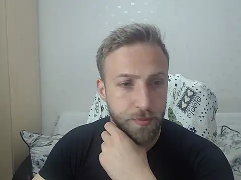 Snapshot of BlondEagleMuscle chatting on April 2026 07:38:02 PM BlondEagleMuscle online show from April 2026 07:38:02 PM