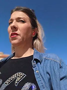 ManuelaX online show from February 2026 10:45:02 AM