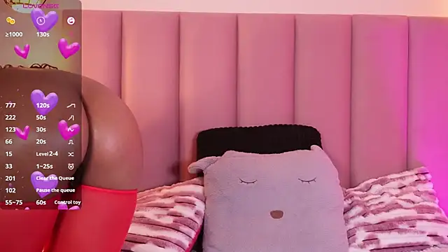 SoyJuliana 19 online show from July 2026 08:00:01 PM