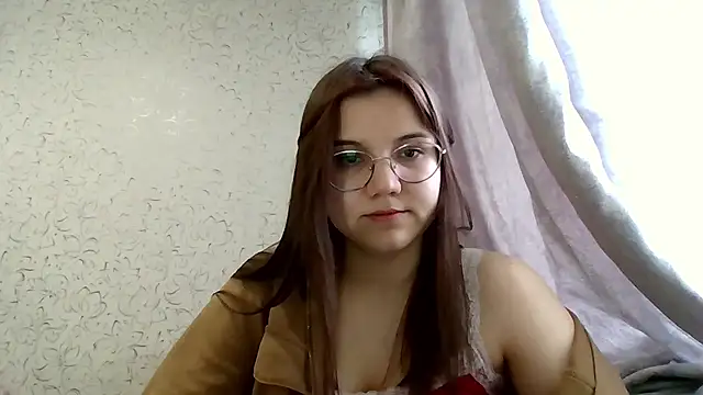 Aurora Breeze online show from May 2026 12:02:01 PM