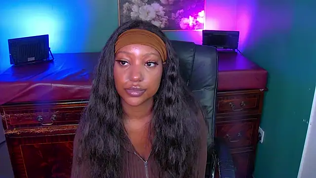 Snapshot of NyaraBuenoBabestationx chatting on June 2026 01:33:01 PM NyaraBuenoBabestationx online show from June 2026 01:33:01 PM