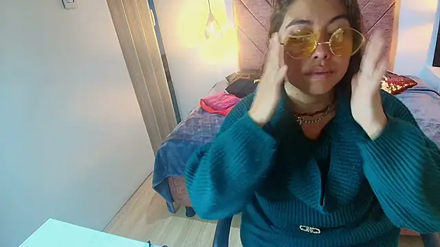 Amanda Fox   online show from April 2026 12:54:01 PM