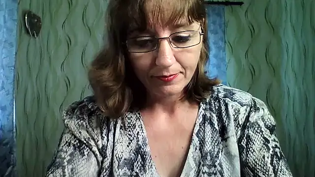 Snapshot of Alisaprice077 chatting on July 2026 07:03:01 AM Alisaprice077 online show from July 2026 07:03:01 AM