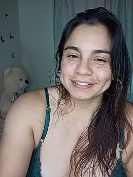 Snapshot of BettyBoo_w chatting on June 2026 11:04:02 PM BettyBoo w online show from June 2026 11:04:02 PM
