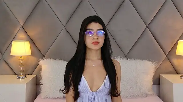 OliviaDiaz online show from April 2026 08:15:01 PM