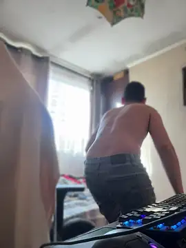 Cr1sXPorn online show from April 2026 08:11:02 PM