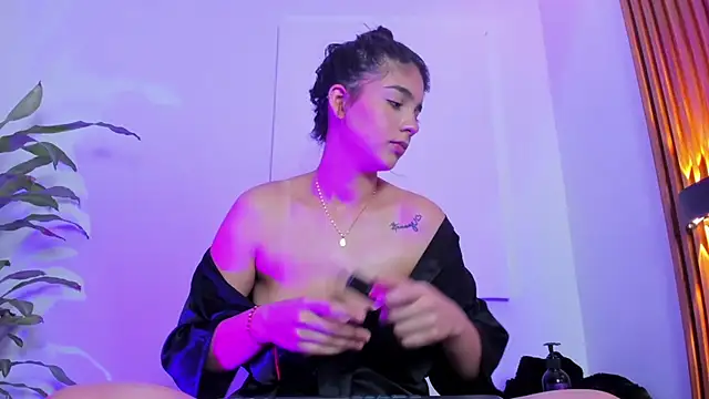 BellaRomano online show from April 2026 01:41:01 PM