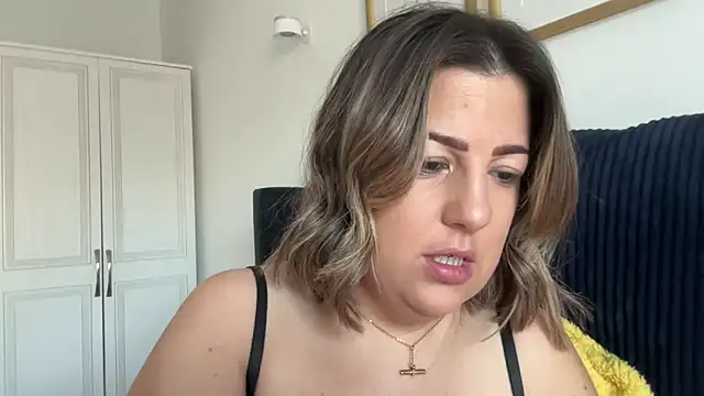 annabellewarick online show from April 2026 07:22:02 AM