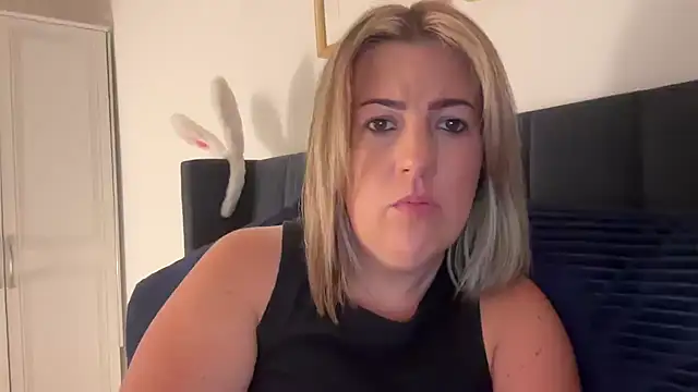 annabellewarick online show from June 2026 08:22:02 PM