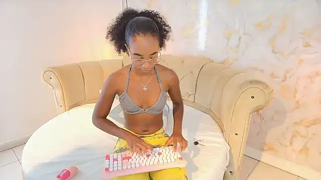 brianaduque online show from April 2026 09:12:02 PM