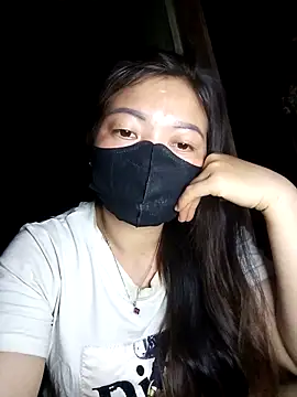 Bling-pusy online show from April 2026 01:11:01 PM