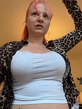 Snapshot of Fiebie_licious_ chatting on May 2026 03:24:02 AM Fiebie licious online show from May 2026 03:24:02 AM