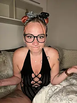 Snapshot of Fiebie_licious_ chatting on July 2026 01:47:01 AM Fiebie licious online show from July 2026 01:47:01 AM