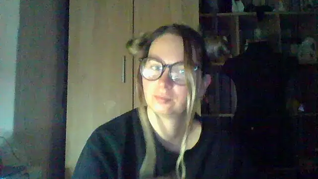 Mollie365 online show from March 2026 01:01:02 AM