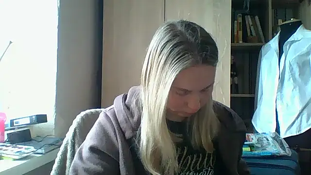 Mollie365 online show from April 2026 10:32:02 AM