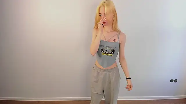 August female online show from March 2026 12:30:01 PM