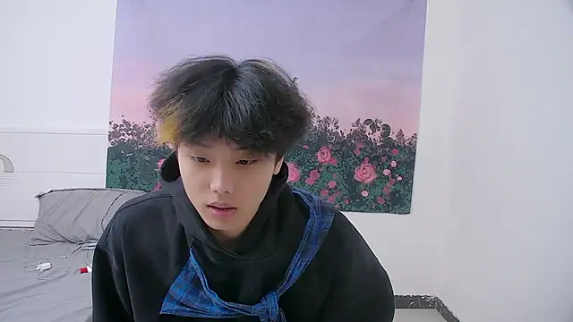 icecream-002 online show from April 2026 11:26:02 AM