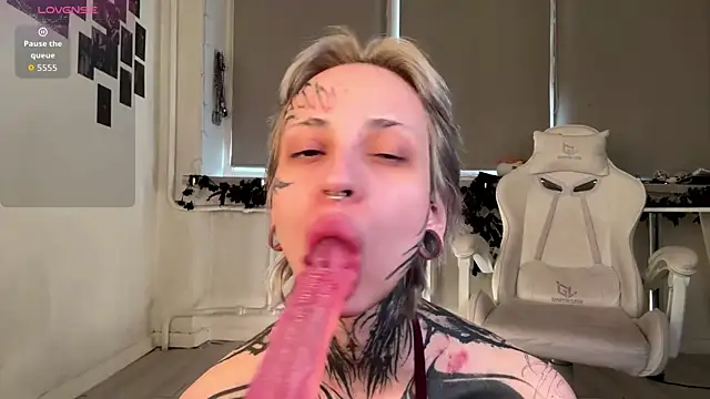 Snapshot of KizzieSherbert chatting on May 2026 01:38:01 PM KizzieSherbert online show from May 2026 01:38:01 PM