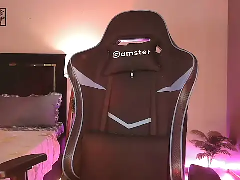 NaughtyUrus online show from April 2026 01:08:01 AM