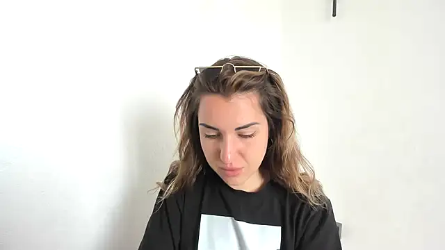 summmmersky1 online show from April 2026 07:53:01 AM