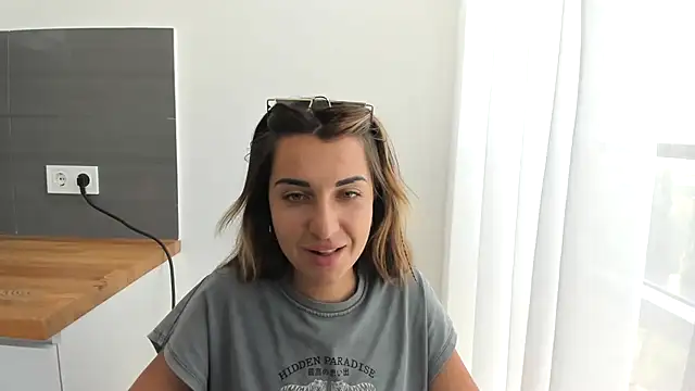 summmmersky1 online show from June 2026 12:36:02 PM