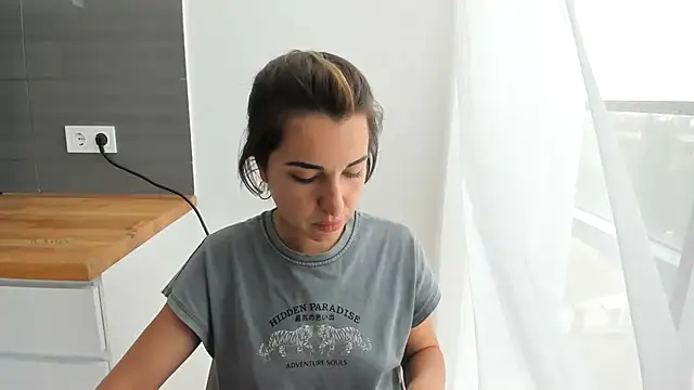 summmmersky1 online show from July 2026 12:44:01 PM