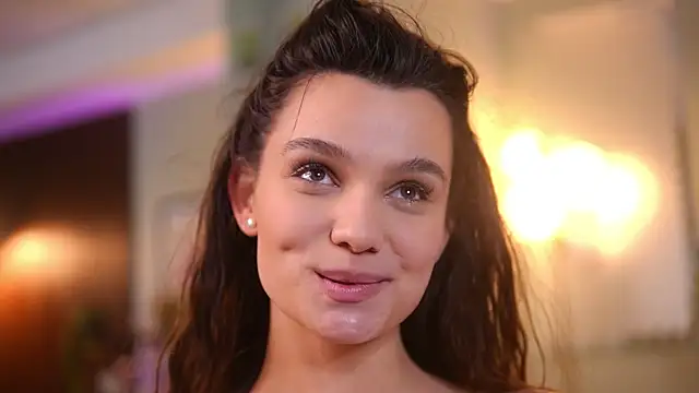 Lena Laurent online show from April 2026 11:21:01 AM