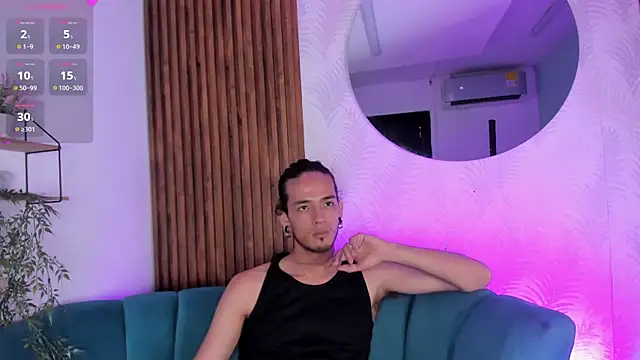 Snapshot of Skinny_Mac chatting on July 2026 01:50:01 PM Skinny Mac online show from July 2026 01:50:01 PM