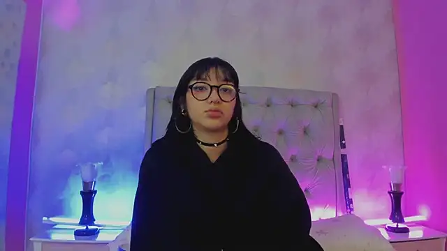 Snapshot of LilithBluum chatting on June 2026 12:31:02 PM LilithBluum online show from June 2026 12:31:02 PM