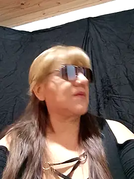 luanacurvy online show from April 2026 09:49:02 PM